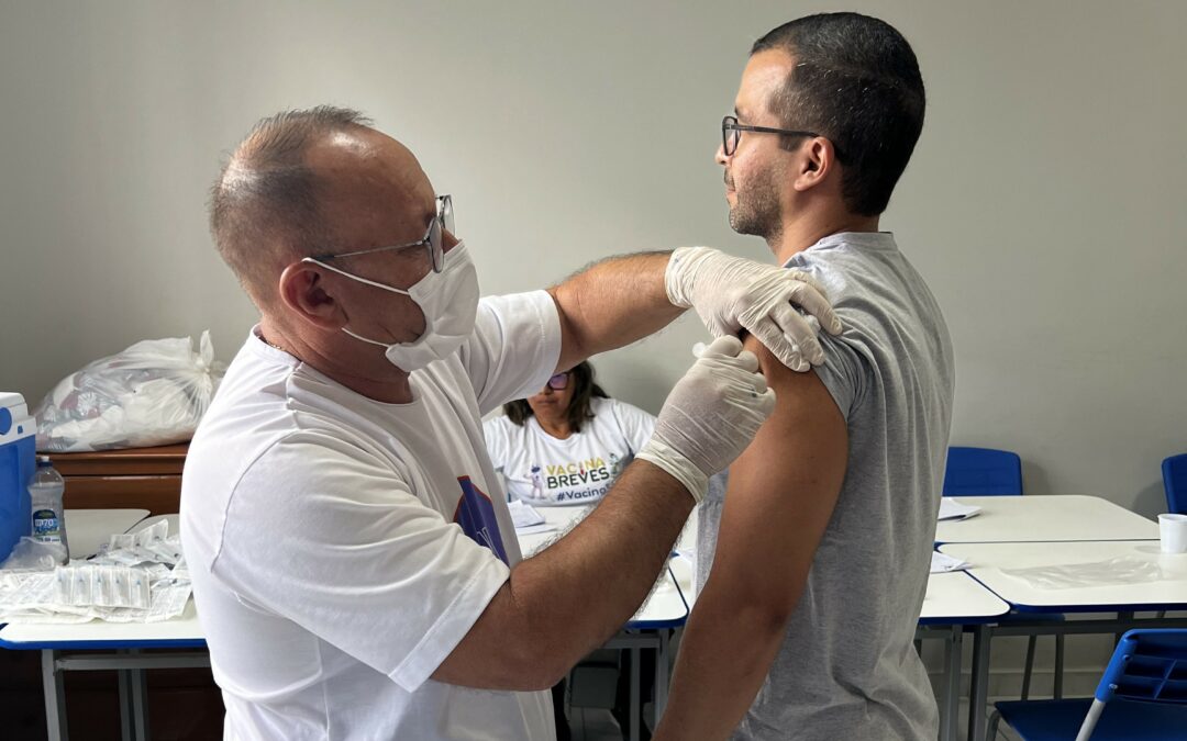 Rede Mondó e Instituto Fome de Tudo levam mais de seis mil vacinas contra gripe a Breves